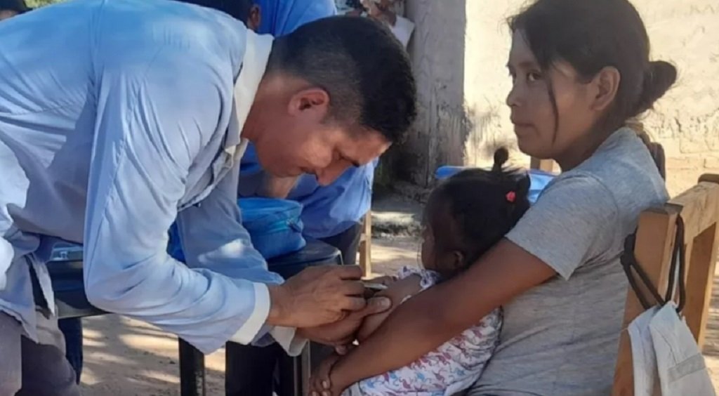 Atención médica a familias originarias