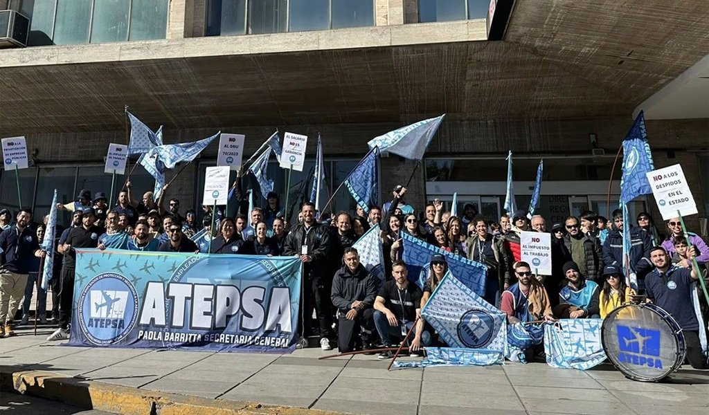 Controladores aéreos retoman las medidas de fuerza