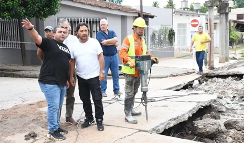 Sáenz acompañó la asistencia a afectados por las lluvias