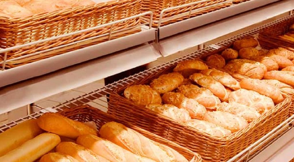 Panaderos alertan caída del consumo