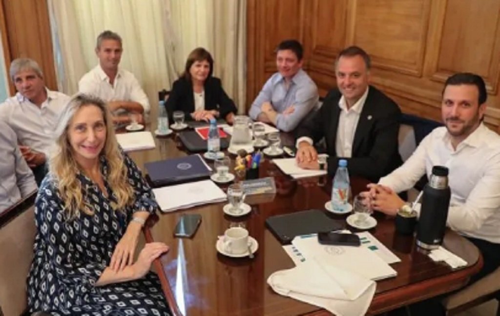 La mesa política del Gobierno hoy se reúne 