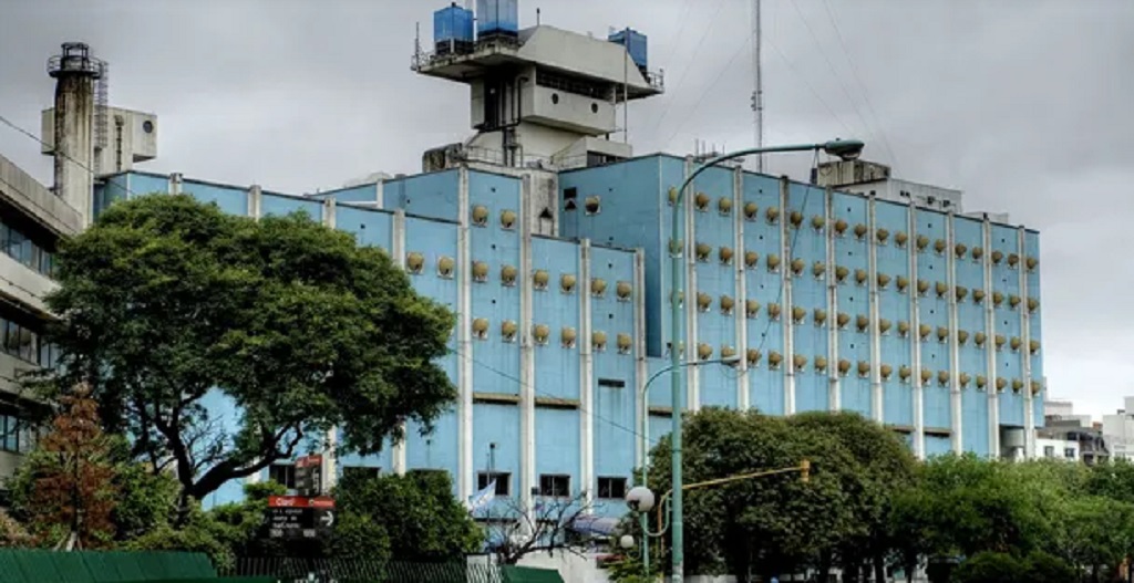 Anuncian paro en el Hospital Naval por despidos