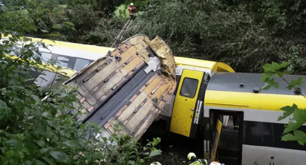 Un tren regional descarriló en el sur de Alemania