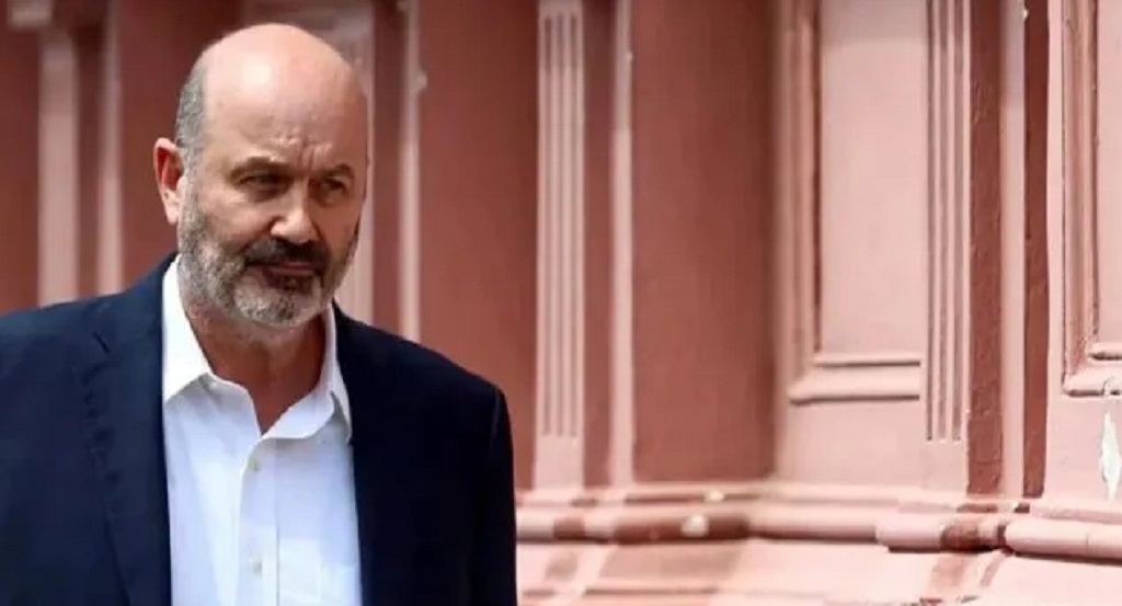 Sturzenegger habló del riesgo país