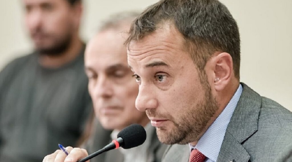Madile aclaró que López sigue siendo concejal