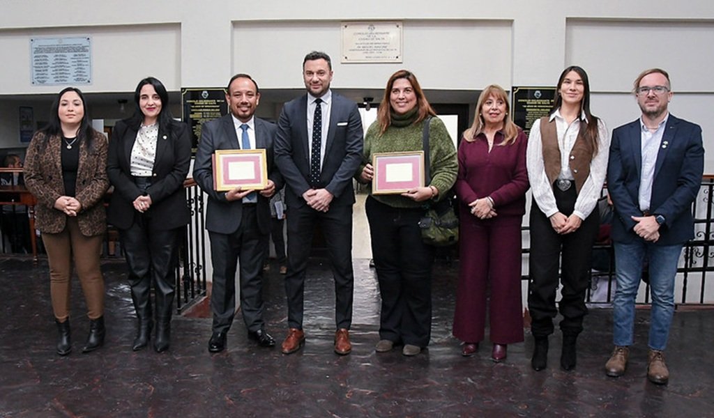 Reconocimiento a locutores salteños