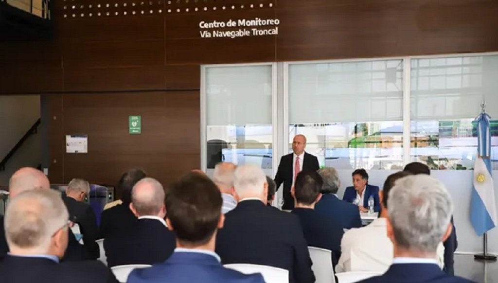 El Gobierno concesionó la Hidrovía