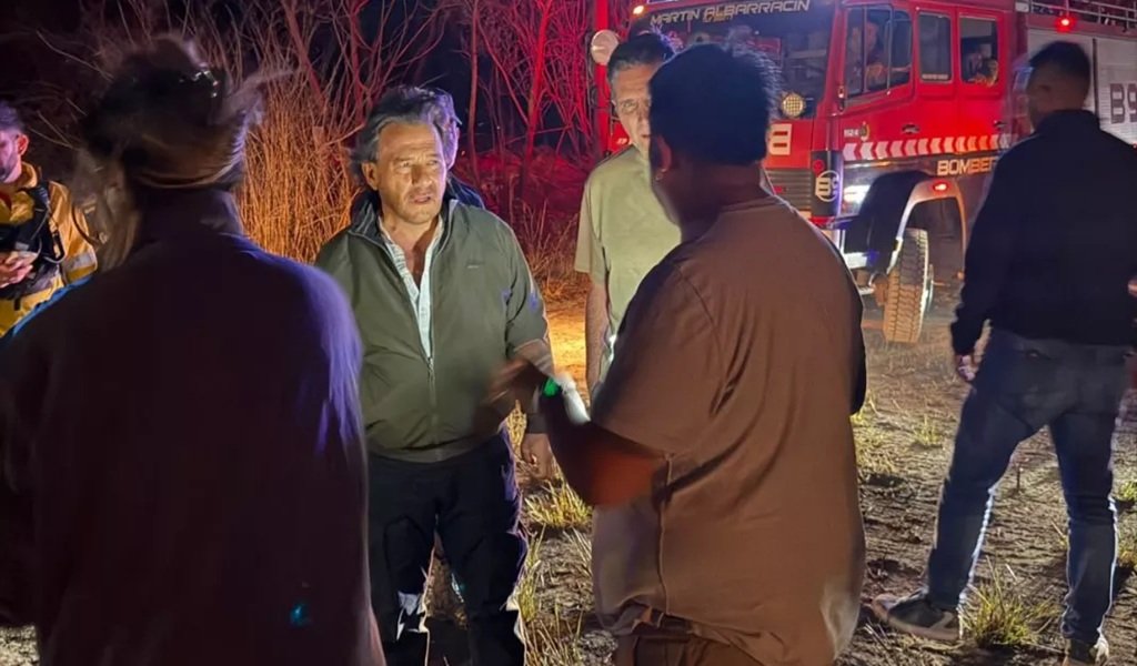 El Gobernador recorrió zonas afectadas por incendios