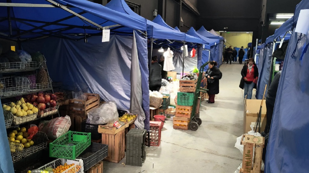 Trasladan a puesteros para iniciar la reconstrucción del Mercado San Miguel