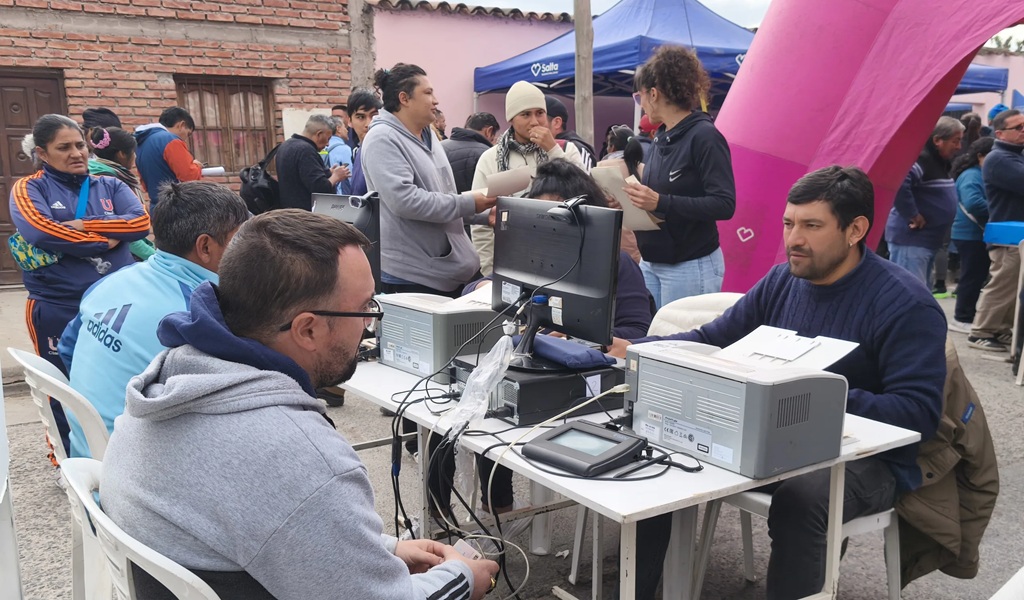 Más de 3 mil vecinos participaron de "La Muni en Tu Barrio" en Bº 20 de Junio