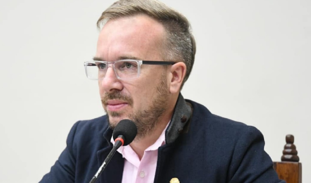 El concejal Farquharson defendió el Boleto Estudiantil