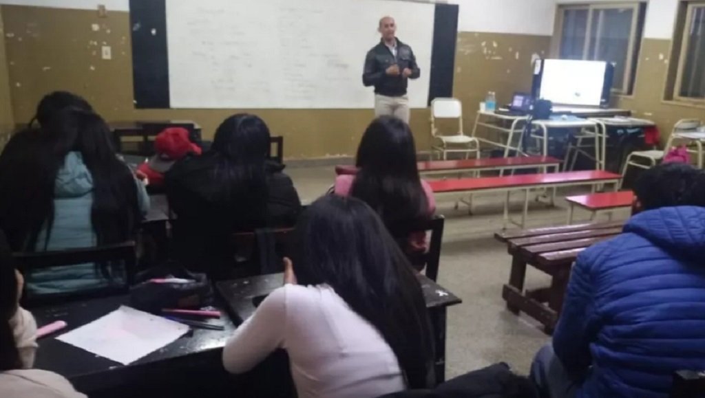 Estudiantes se capacitaron sobre contingencias climáticas y ambientales