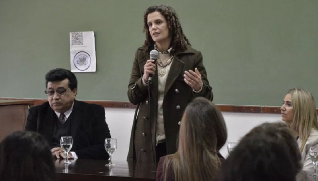 Capacitan a directores de instituciones sobre liderazgo