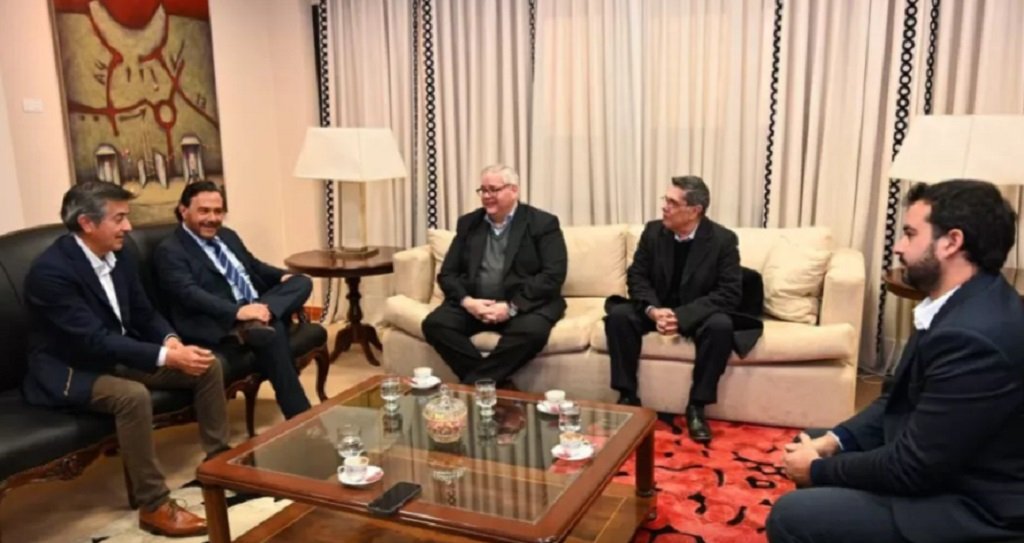 Sáenz con directivos de Abrasilver