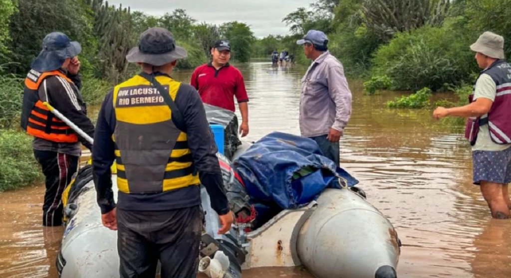 Asisten a municipios afectados por las inundaciones