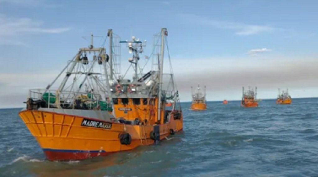  Ormuz: Kuwait paraliza refinerías por bloqueo