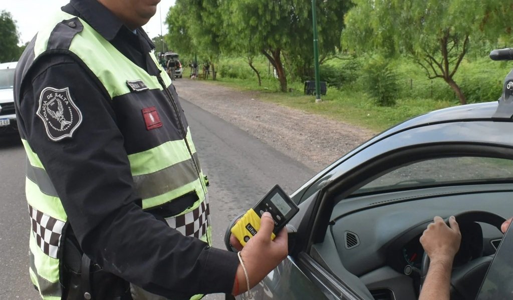 Más de 122 conductores infraccionados por Tolerancia 0