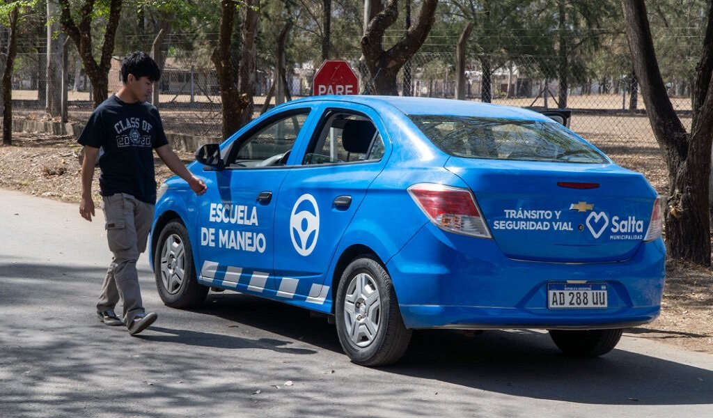 La Escuela de Conductores agotó en horas 4000 cupos