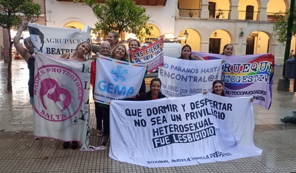 En medio de la lluvia se realizó en Salta la marcha por el 8M