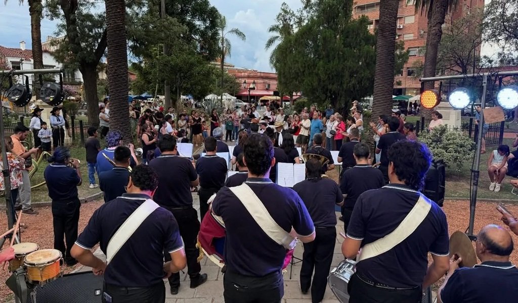 Cierre del mes de la mujer en plaza Güemes