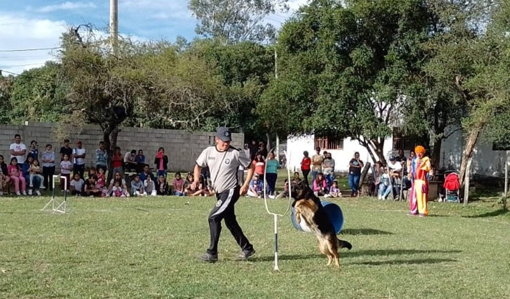 Exposición Institucional de la Policía de Salta