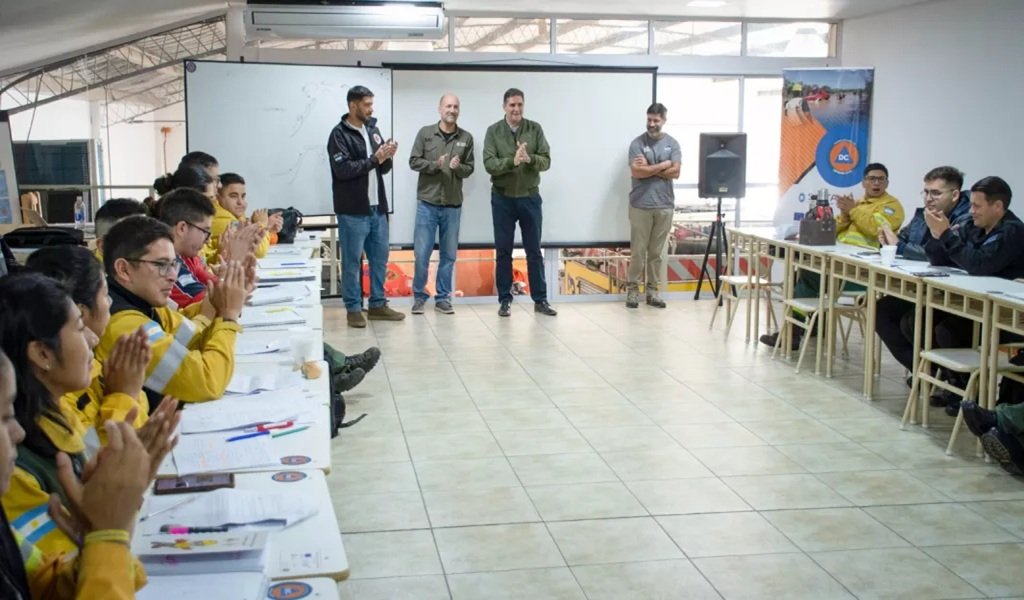 Ejercicios de brigadistas forestales en Salta