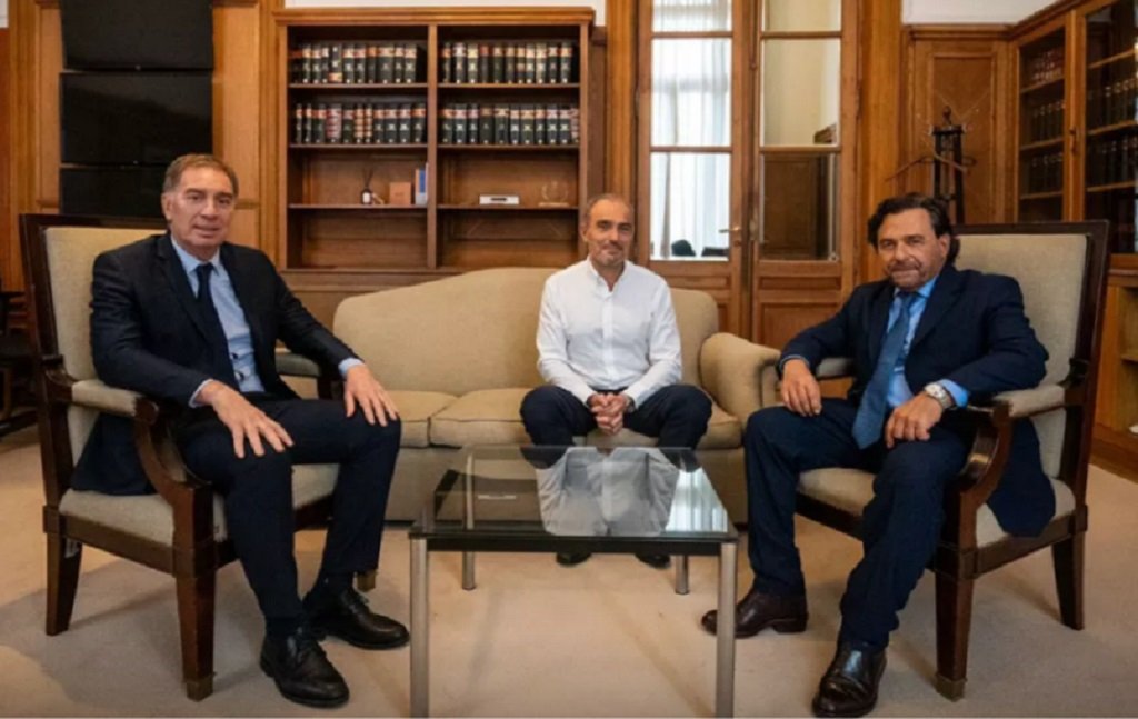 Sáenz se reunió con Santilli y “Lule” Menem