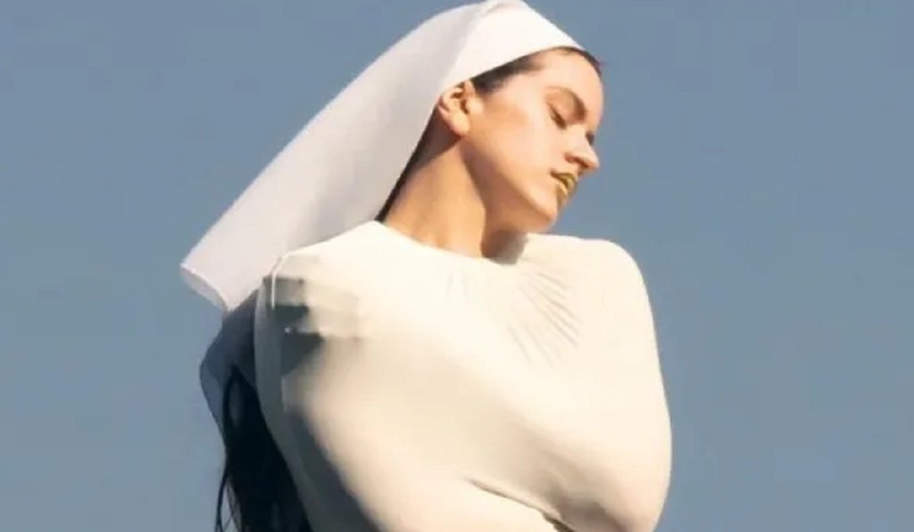 Rosalía presentó nuevo álbum "LUX"