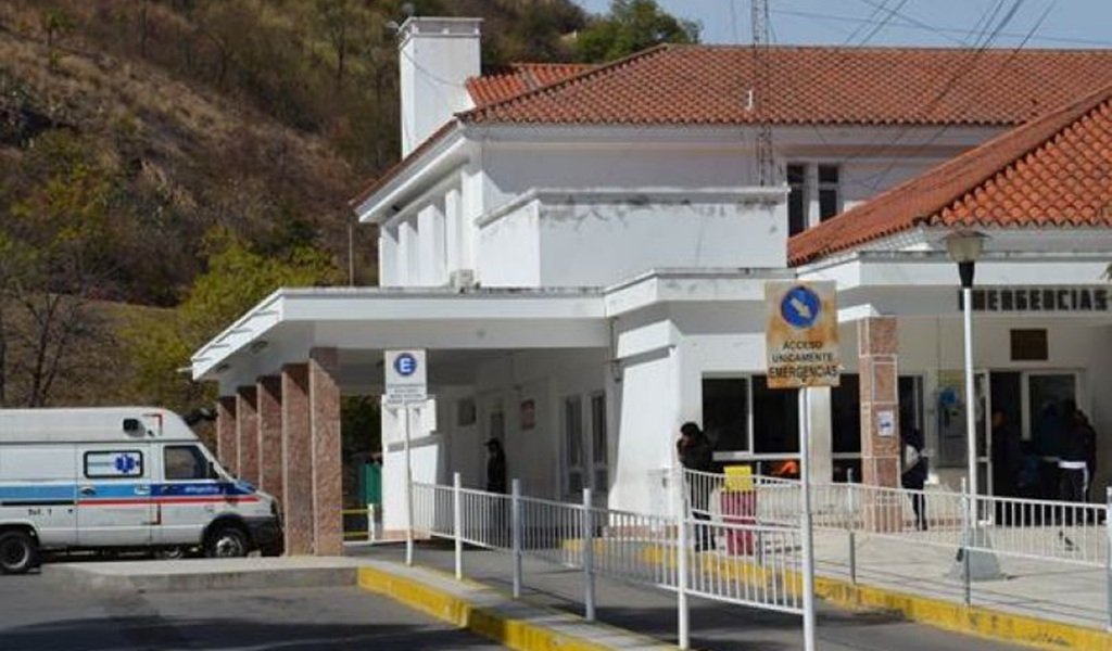 Servicios de salud por el feriado de mañana