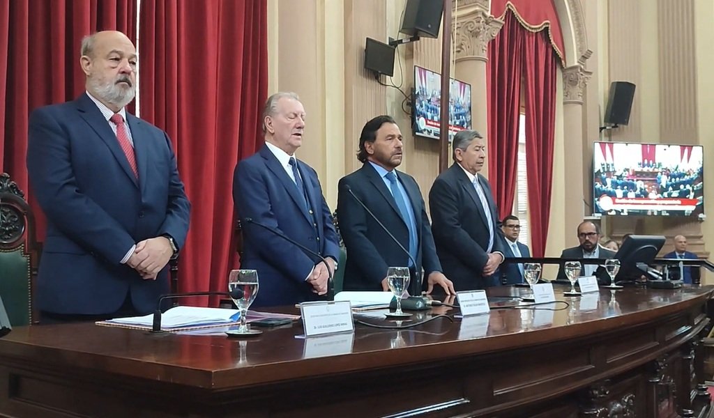 Asumieron Senadores electos en mayo pasado