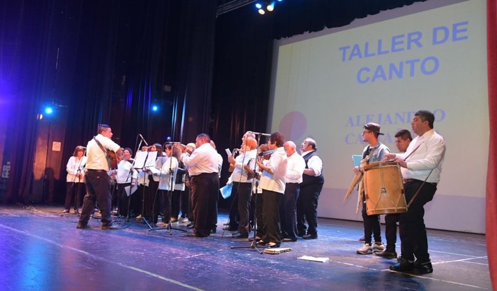 Gala de Navidad de la UNATE en el Teatro Provincial