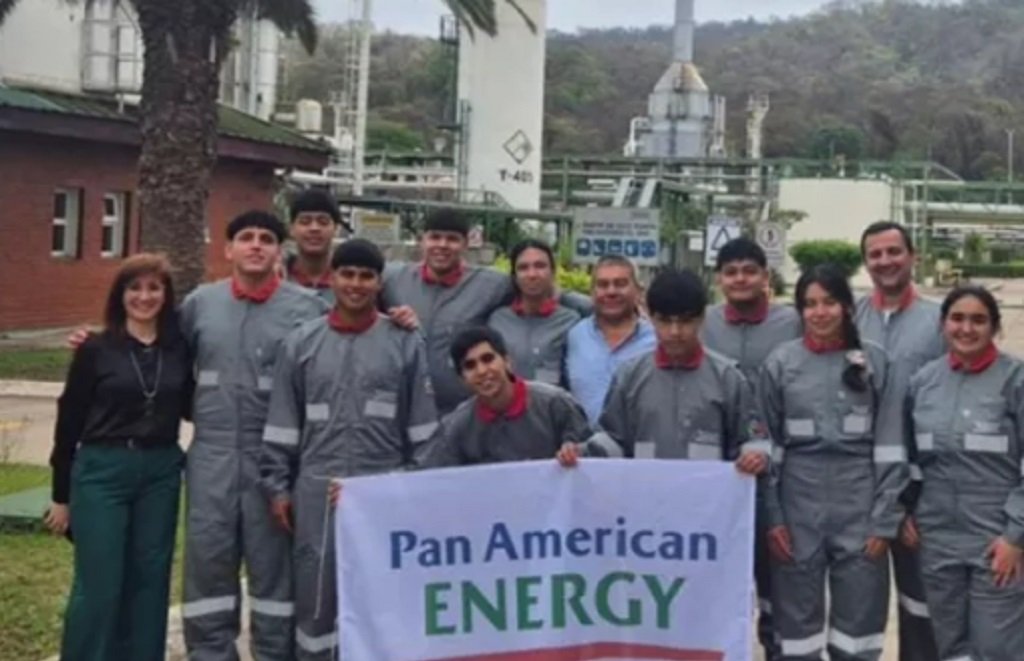 Estudiantes realizan pasantías en Pan American Energy