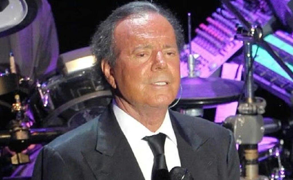 Piden investigar a Julio Iglesias por abuso