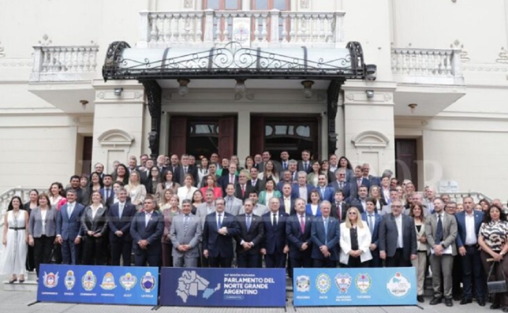 Sesiona el Parlamento del Norte con el eje en obras