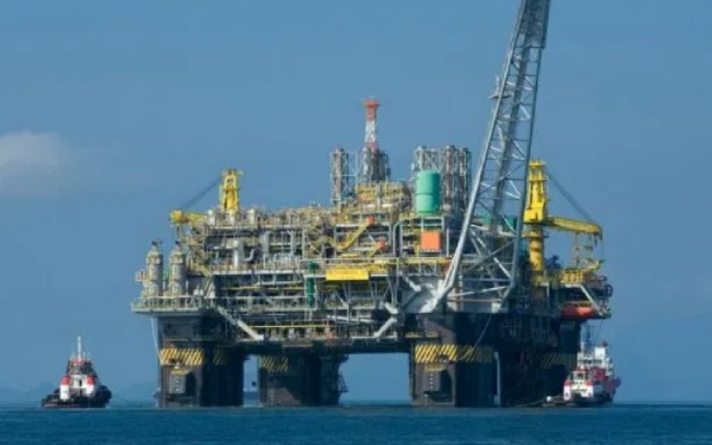 Denunciarán a cinco empresas petroleras