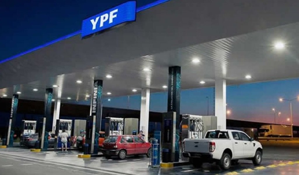 YPF aumenta desde hoy 1% el precio de sus combustibles 