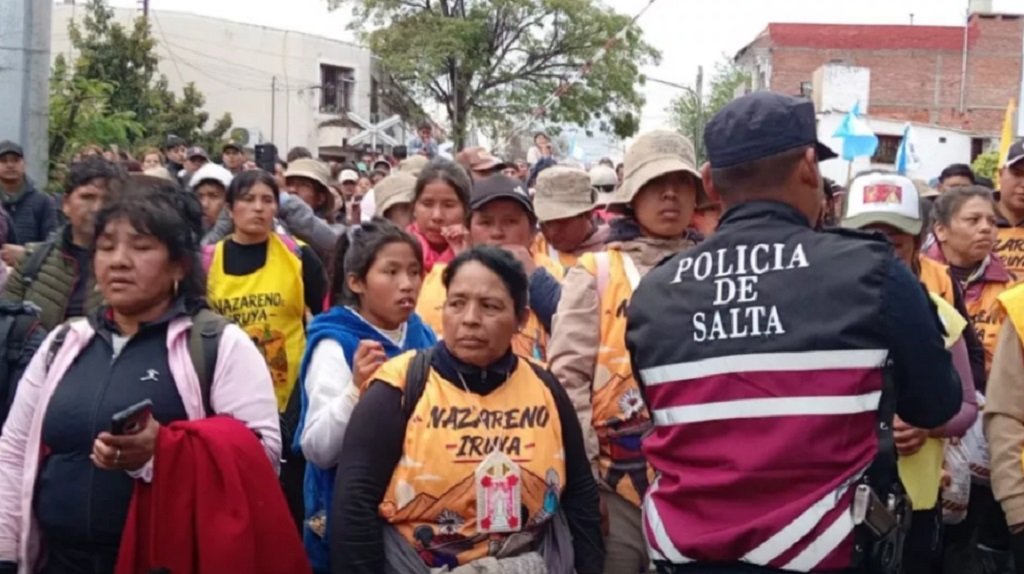 La Policía recibió a peregrinos de Iruya