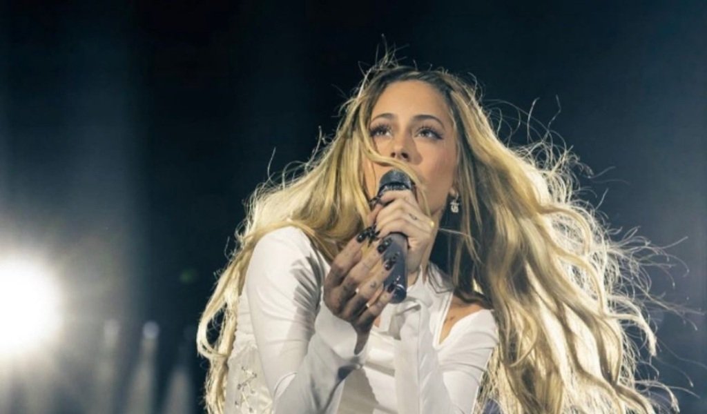 Tini Stoessel se quebró en pleno recital