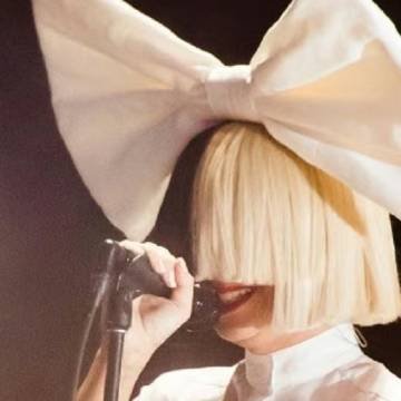 Sia vendió el 50% de su catálogo musical