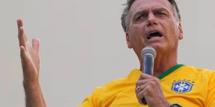 La policía brasileña imputó a Bolsonaro por golpe de Estado