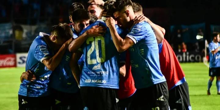 Estudiantes de Río Cuarto eliminó a Atlético Tucumán