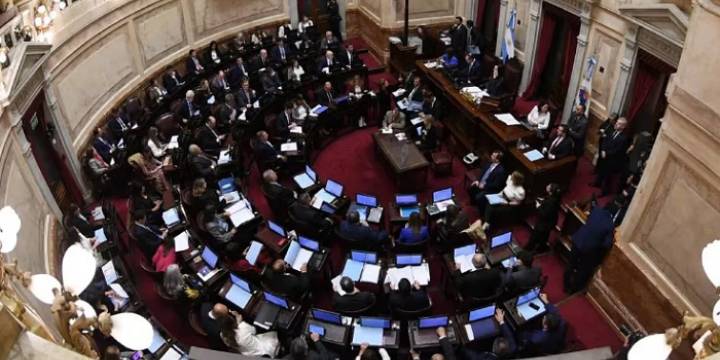 Diputados postergó la sesión para tratar la reforma de los DNU