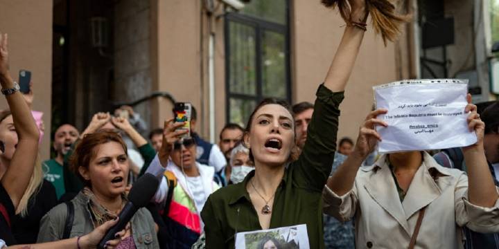 Ya son 11 los muertos en protestas tras el deceso de Mahsa Amini