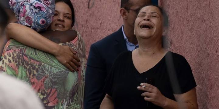 Un adolescente mató a puñaladas a su maestra en Brasil