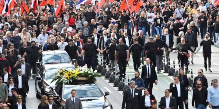 Entre lágrimas y aplausos, una multitud despidió a Mujica