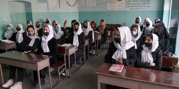 Protestas en Afganistán por el cierre de escuelas secundarias de niñas