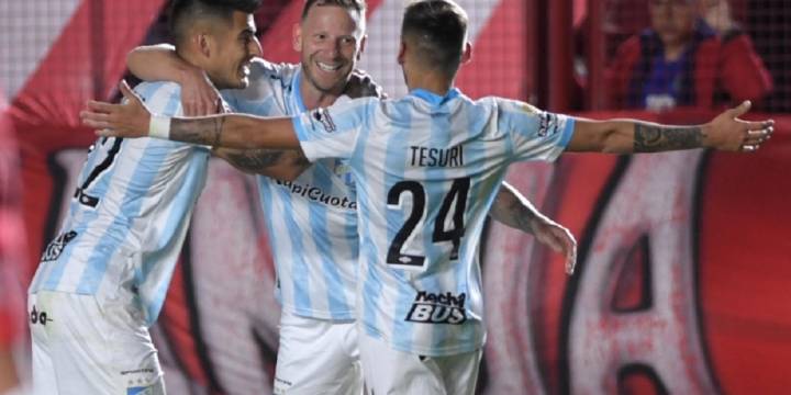 Atlético Tucumán ganó y se fortalece en el Torneo de la Liga