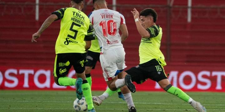Argentinos Juniors igualó 1-1 con Barracas Central
