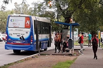 Servicio del transporte público por el feriado de hoy