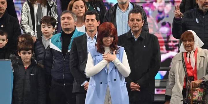Habla Cristina Fernández en el acto por el 25 de Mayo